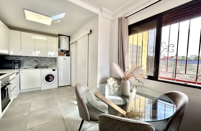 2 soveværelse Villa til salg i Villamartin, Orihuela med swimmingpool garage - € 218.000 (Ref: 9968923)