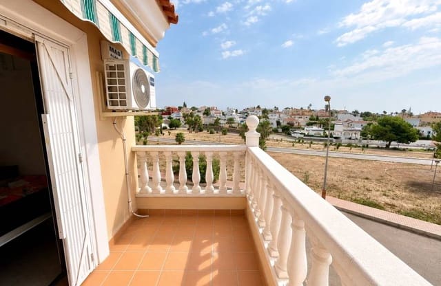 2 soveværelse Villa til salg i Villamartin, Orihuela med swimmingpool garage - € 218.000 (Ref: 9968923)