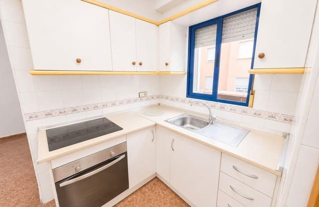Piso de 3 habitaciones en Torrevieja en venta - 127.000 € (Ref: 9968929)