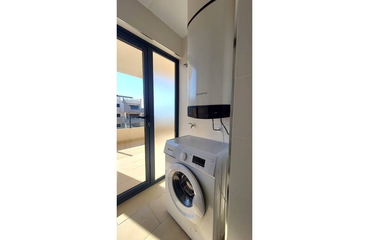 2 soverom Leilighet til salgs i Villamartin med svømmebasseng garasje - € 287 000 (Ref: 9968930)