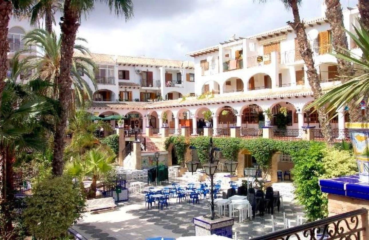 2 soverom Leilighet til salgs i Villamartin med svømmebasseng garasje - € 287 000 (Ref: 9968930)