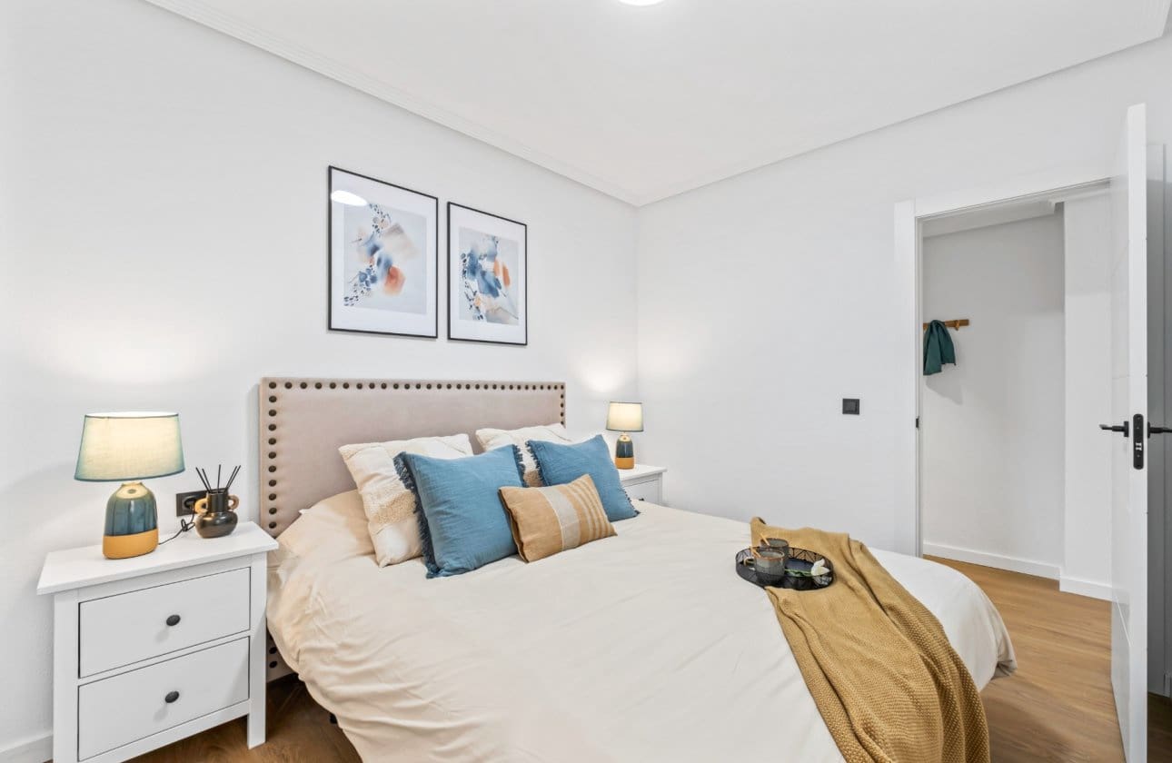 2 bedroom Apartment for sale in Playa Flamenca with pool - € 194,800 (Ref: 9968931)