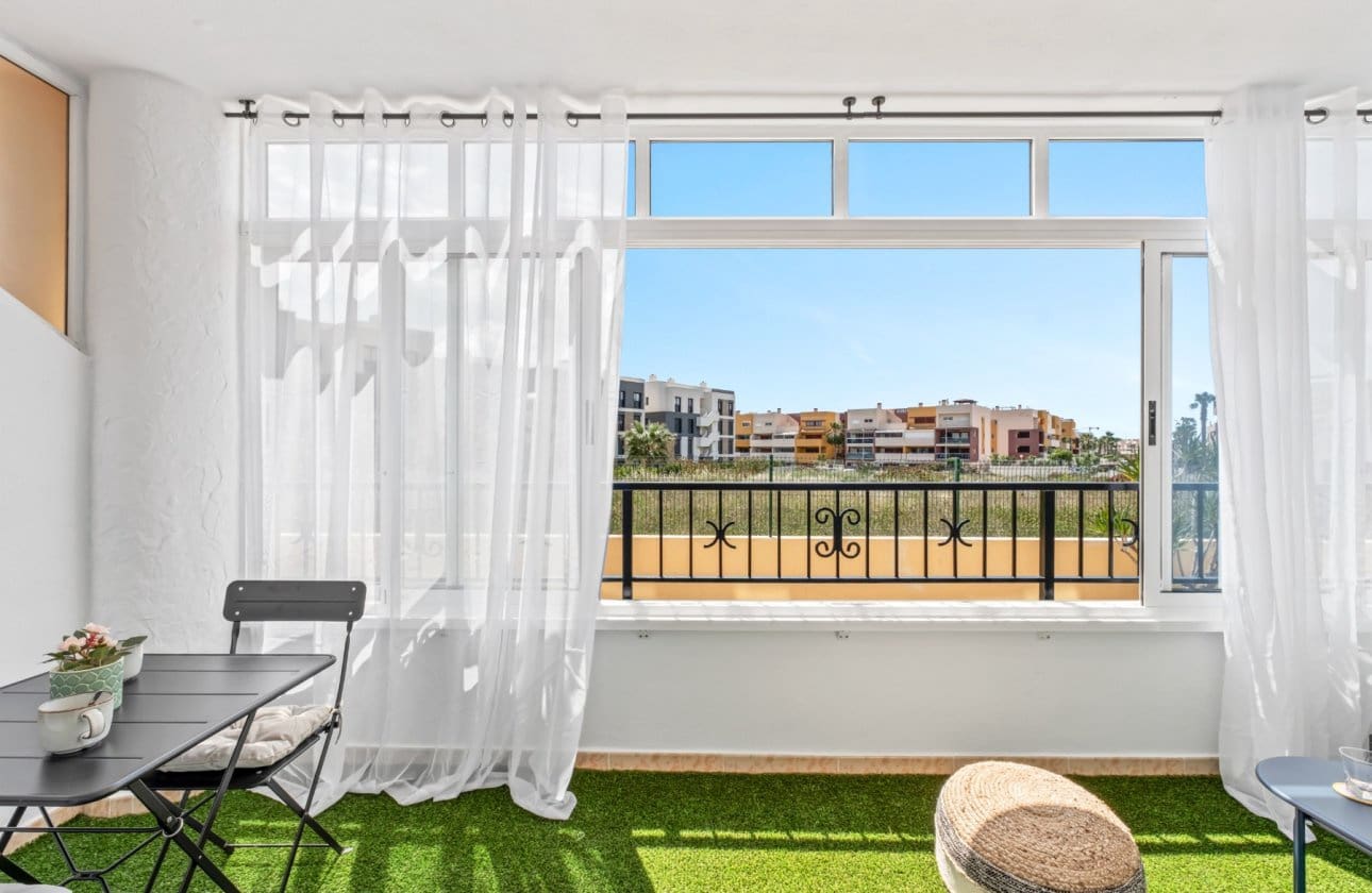 2 bedroom Apartment for sale in Playa Flamenca with pool - € 194,800 (Ref: 9968931)