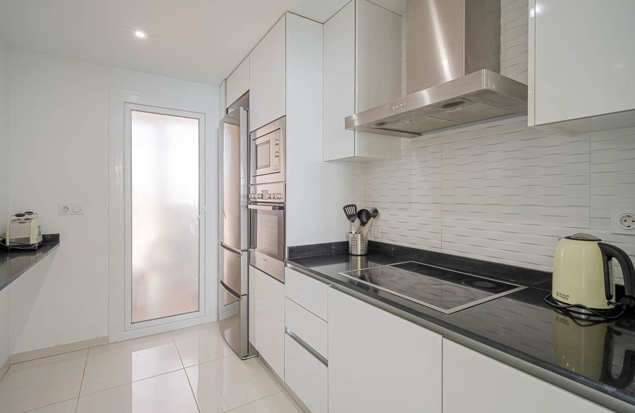 Apartamento de 2 habitaciones en Orihuela Costa en venta con piscina - 450.000 € (Ref: 9968933)