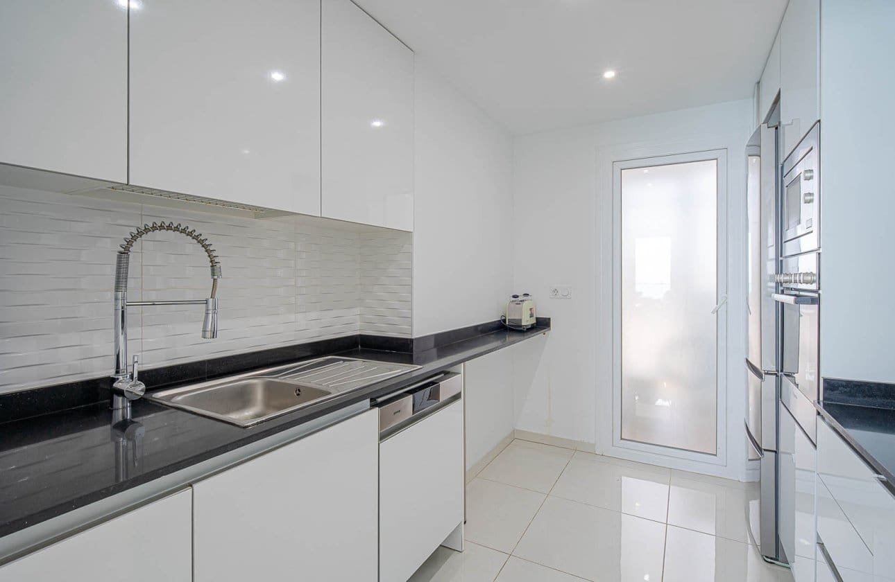 Apartamento de 2 habitaciones en Orihuela Costa en venta con piscina - 450.000 € (Ref: 9968933)