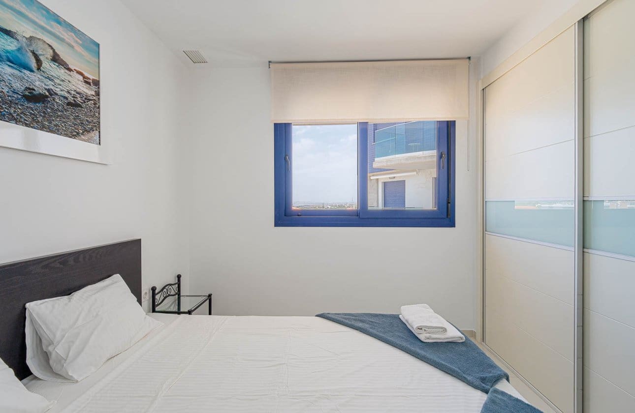 Apartamento de 2 habitaciones en Orihuela Costa en venta con piscina - 450.000 € (Ref: 9968933)