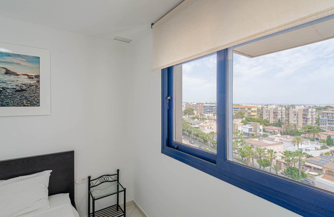 Apartamento de 2 habitaciones en Orihuela Costa en venta con piscina - 450.000 € (Ref: 9968933)