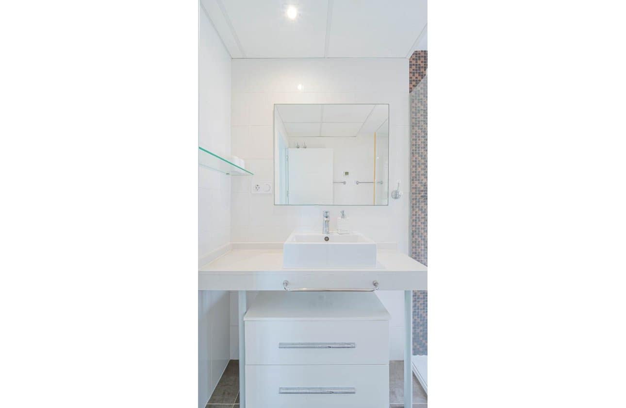 Apartamento de 2 habitaciones en Orihuela Costa en venta con piscina - 450.000 € (Ref: 9968933)