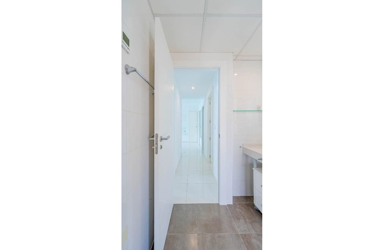 Apartamento de 2 habitaciones en Orihuela Costa en venta con piscina - 450.000 € (Ref: 9968933)