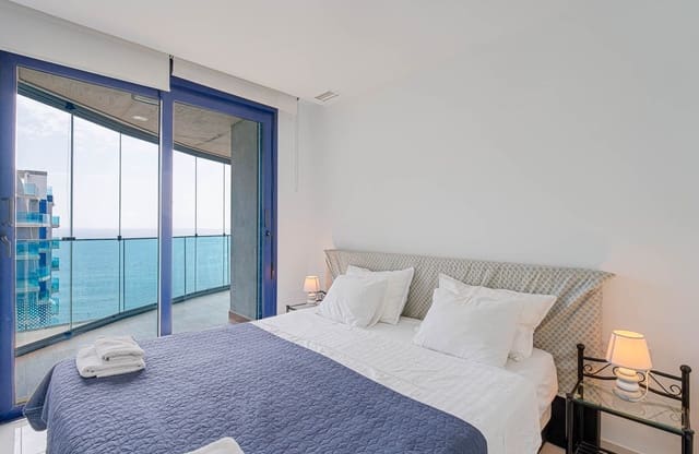 Apartamento de 2 habitaciones en Punta Prima, Torrevieja en venta con piscina - 450.000 € (Ref: 9968933)