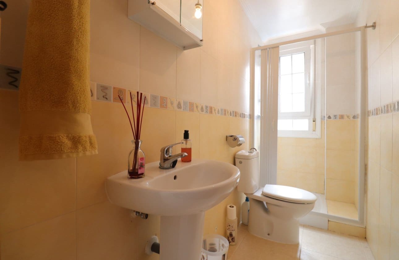 3 bedroom Semi-detached Villa for sale in Los Montesinos with pool - € 299,950 (Ref: 9968934)