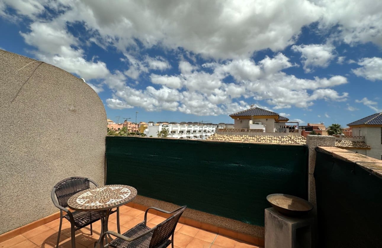 3 bedroom Semi-detached Villa for sale in Los Montesinos with pool - € 299,950 (Ref: 9968934)
