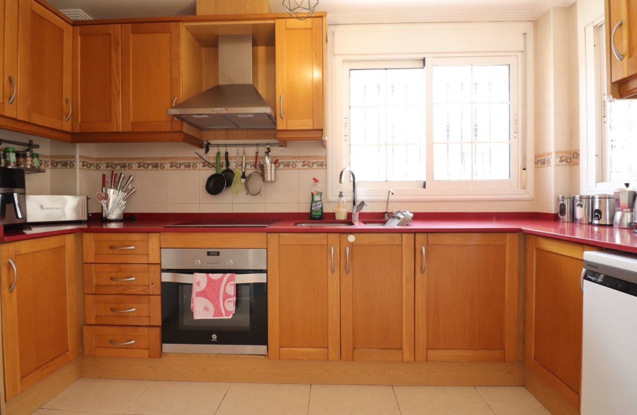 3 bedroom Semi-detached Villa for sale in Los Montesinos with pool - € 299,950 (Ref: 9968934)