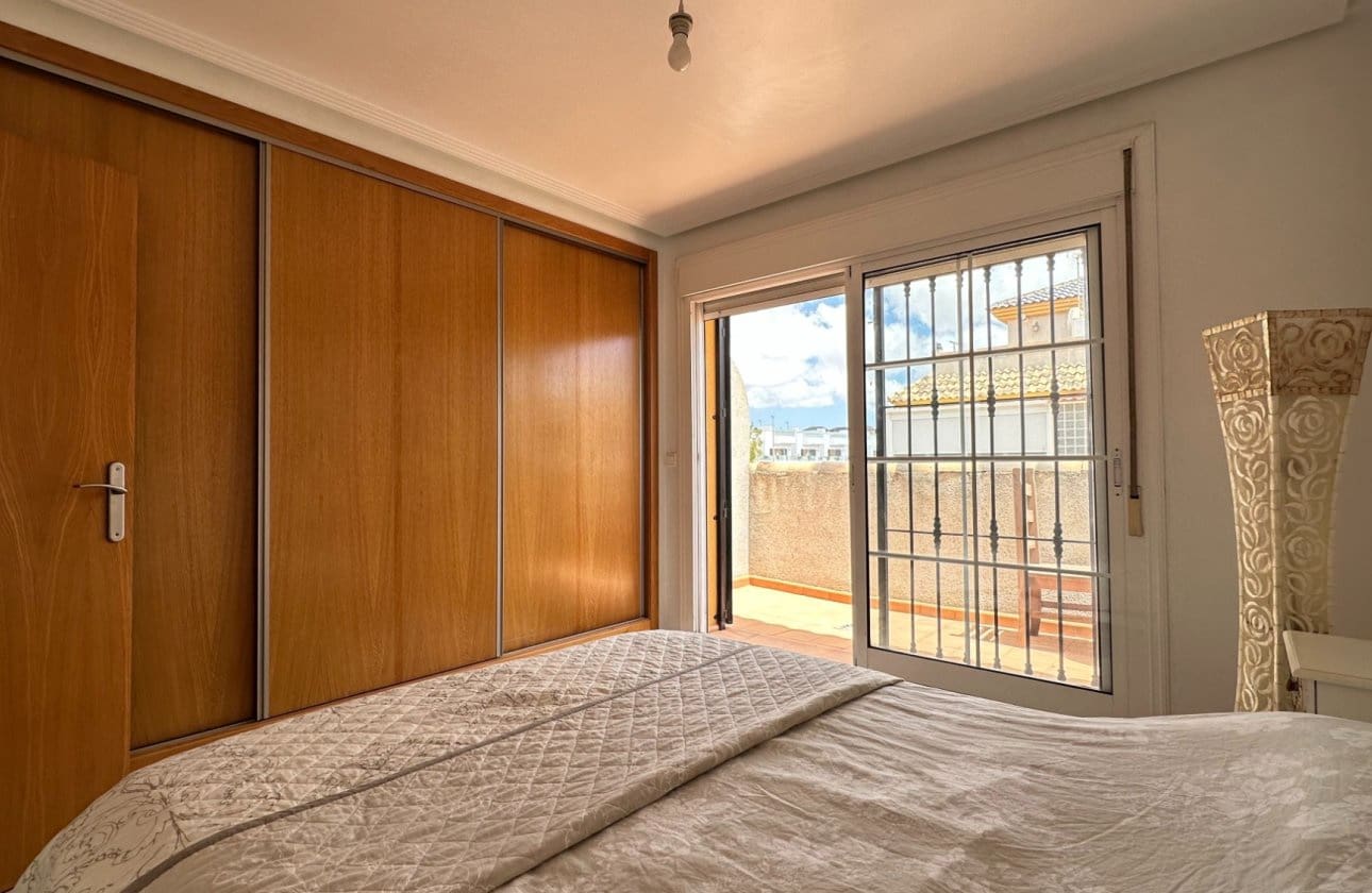 3 bedroom Semi-detached Villa for sale in Los Montesinos with pool - € 299,950 (Ref: 9968934)