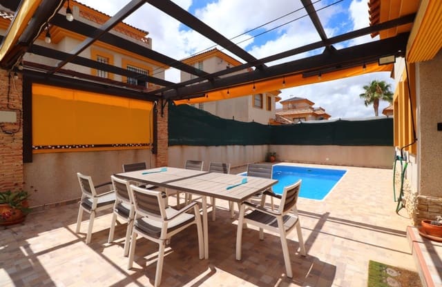 3 soverom Kjedet enebolig til salgs i Los Montesinos med svømmebasseng - € 299 950 (Ref: 9968934)