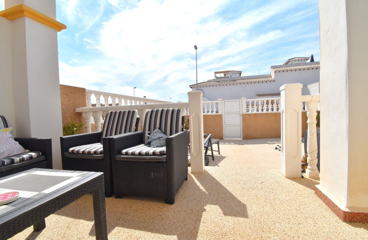 2 soveværelse Lejlighed til salg i Orihuela Costa med swimmingpool - € 179.000 (Ref: 9968937)