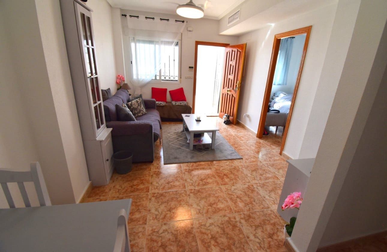 2 soveværelse Lejlighed til salg i Orihuela Costa med swimmingpool - € 179.000 (Ref: 9968937)