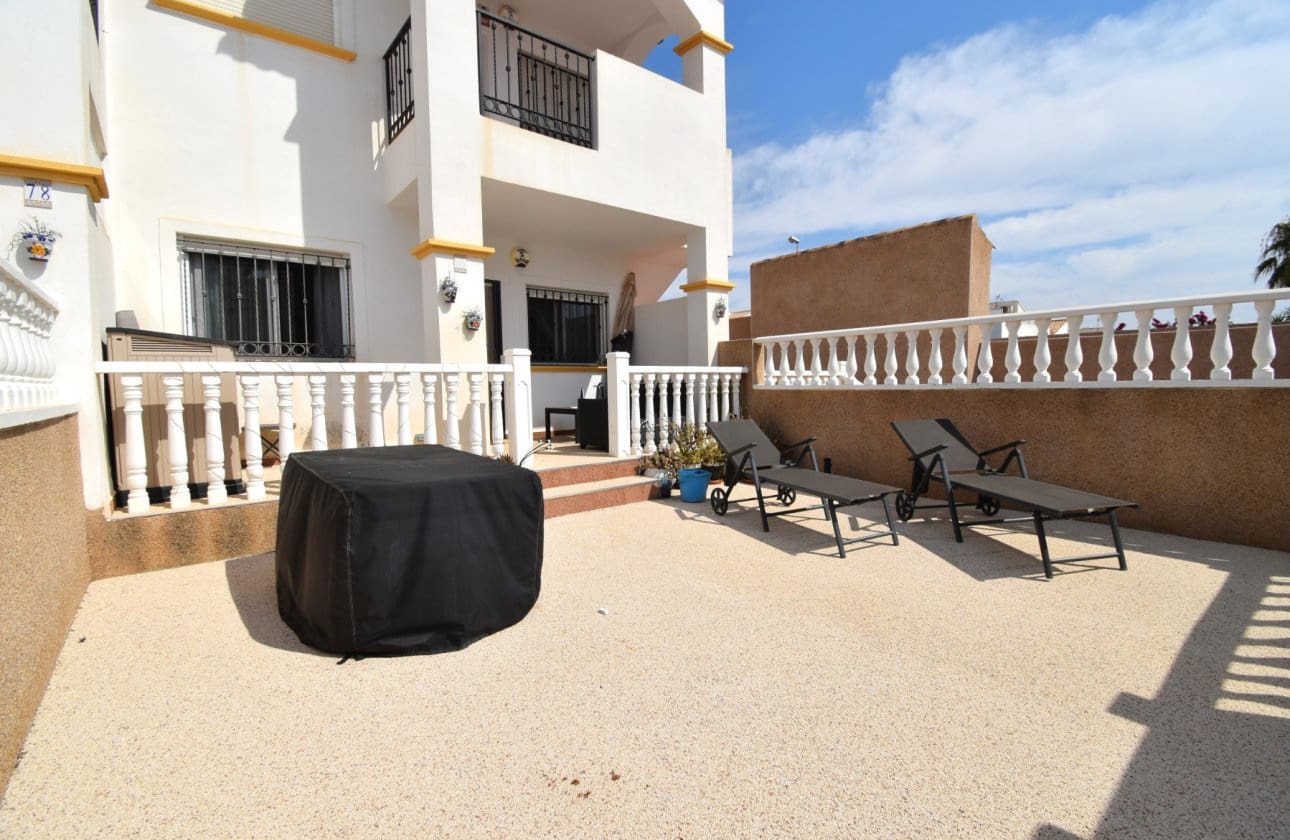 2 soveværelse Lejlighed til salg i Orihuela Costa med swimmingpool - € 179.000 (Ref: 9968937)