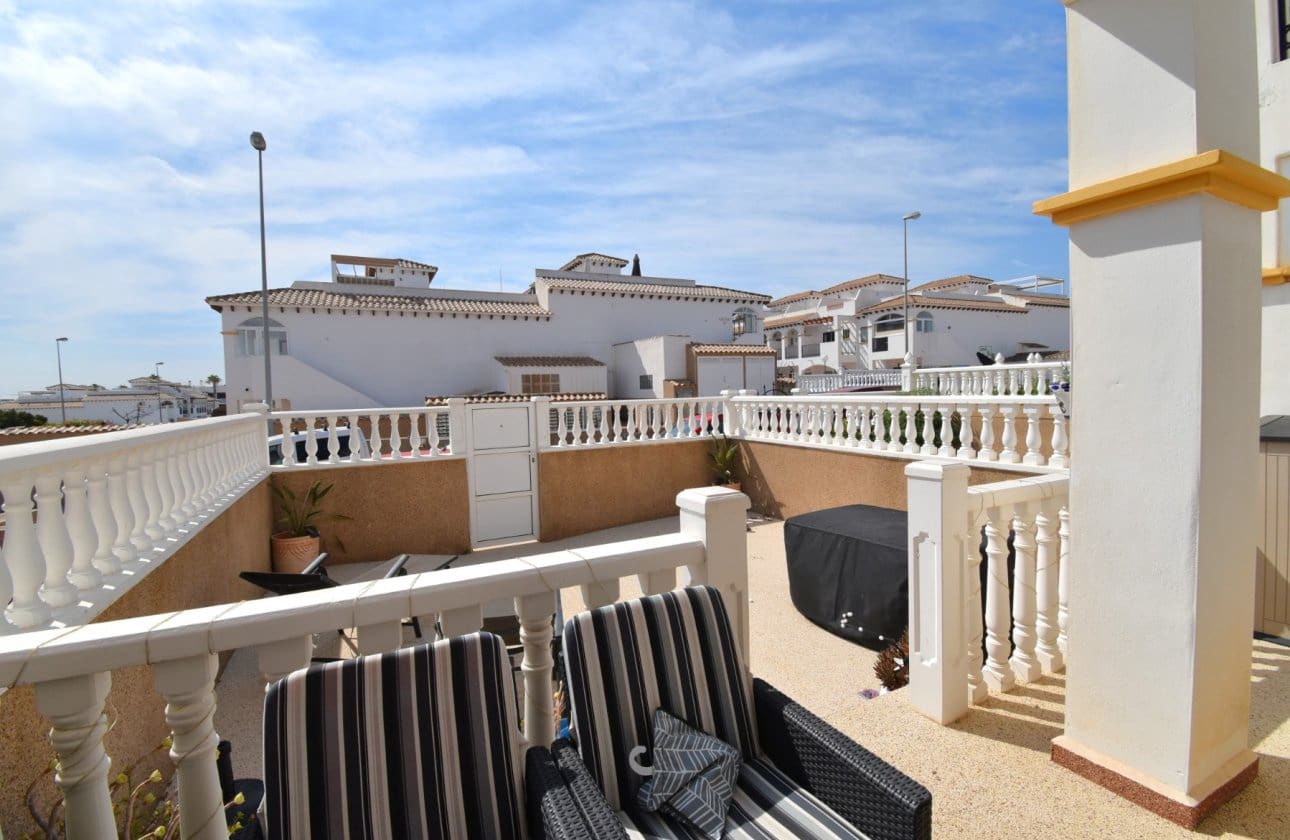 2 soveværelse Lejlighed til salg i Orihuela Costa med swimmingpool - € 179.000 (Ref: 9968937)