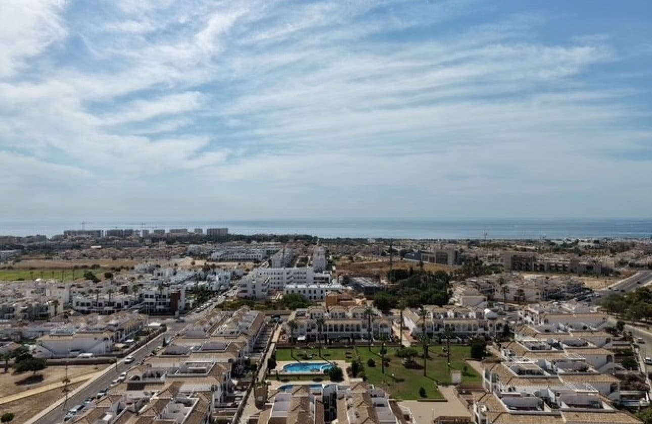 2 soveværelse Lejlighed til salg i Orihuela Costa med swimmingpool - € 179.000 (Ref: 9968937)