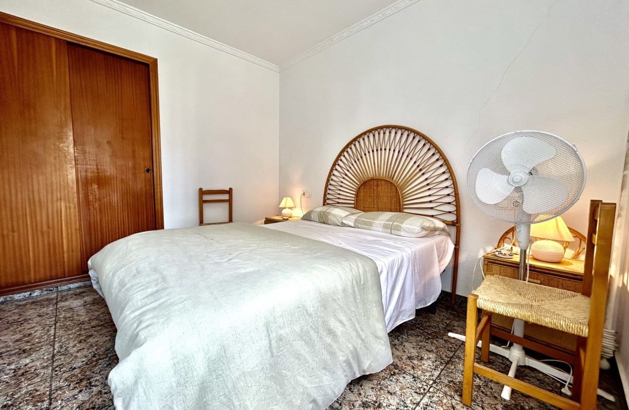 3 soverom Strandleiligheter til salgs i Orihuela Costa med svømmebasseng - € 225 000 (Ref: 9968942)