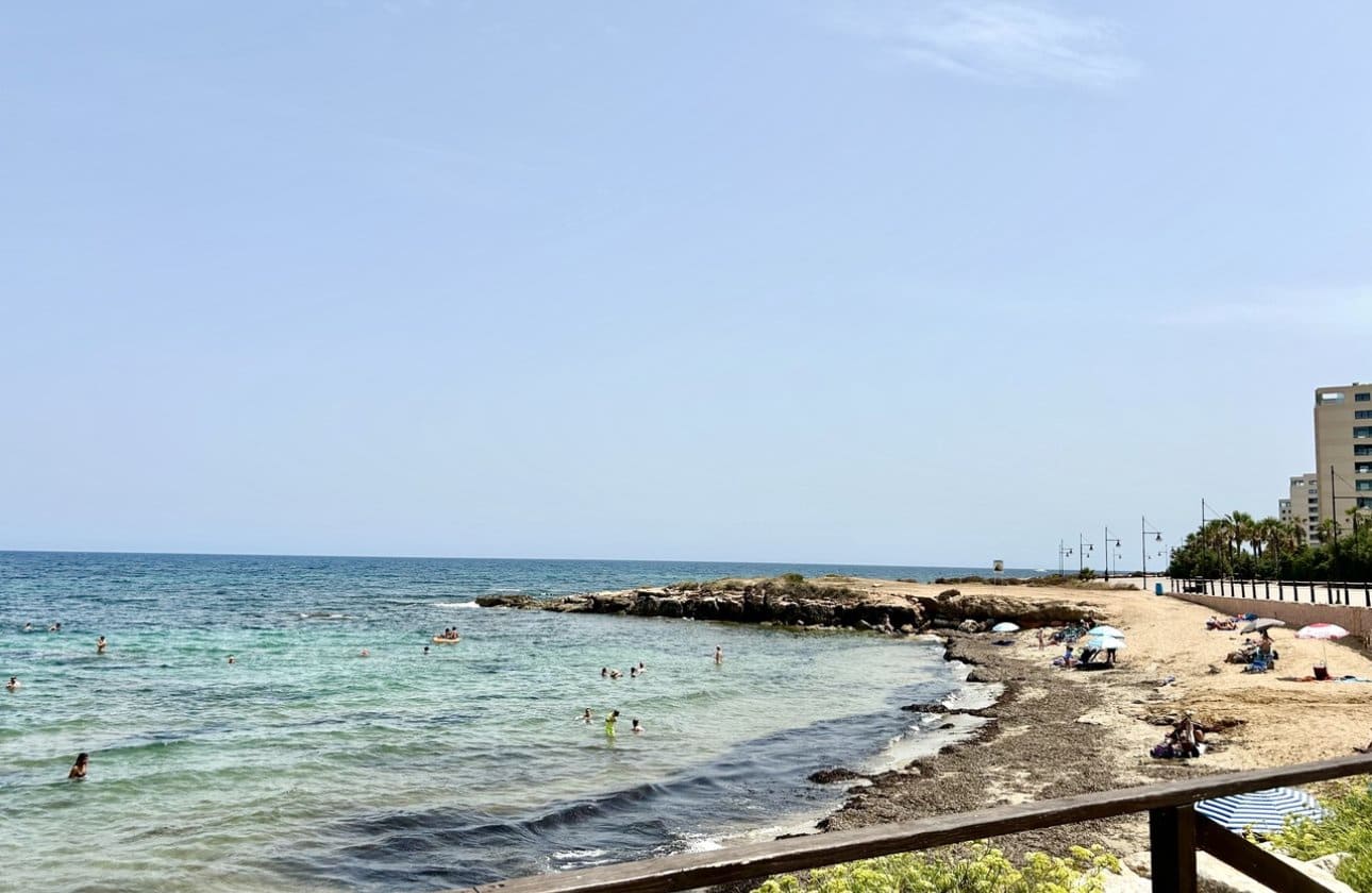 3 soverom Strandleiligheter til salgs i Orihuela Costa med svømmebasseng - € 225 000 (Ref: 9968942)