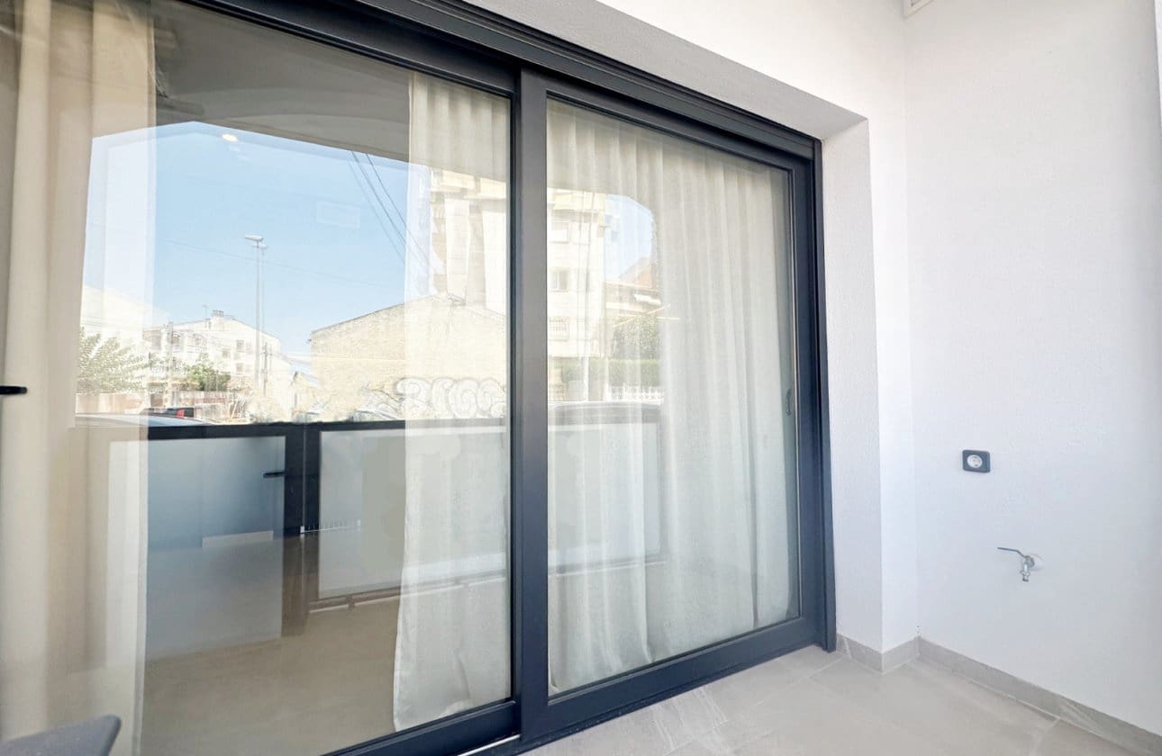 1 Zimmer Studio zu verkaufen in Torrevieja - 168.000 € (Ref: 9974380)