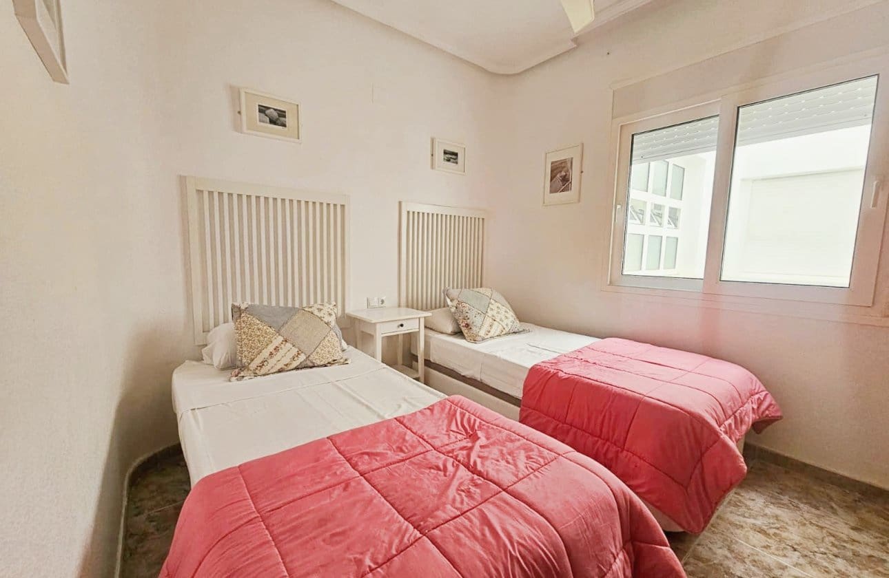 2 soverom Strandleiligheter til salgs i Orihuela Costa med svømmebasseng - € 224 000 (Ref: 9974383)