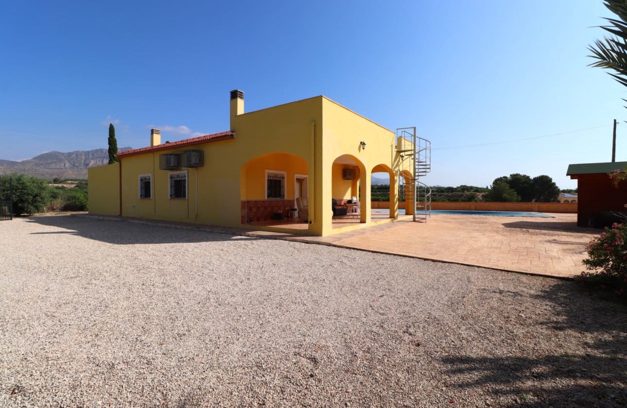 3 soverom Villa til salgs i Albatera med svømmebasseng - € 325 000 (Ref: 9975668)