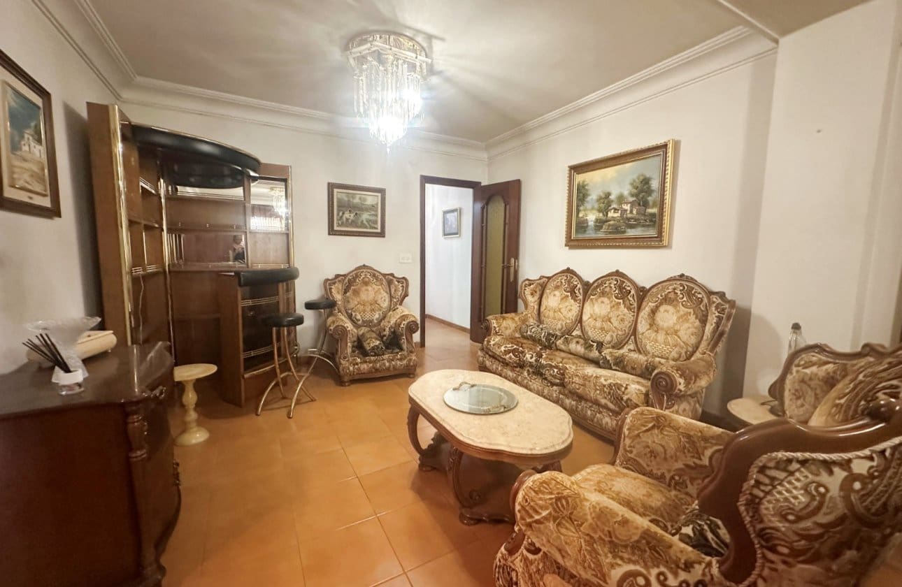 Apartamento de 4 habitaciones en Torrevieja en venta - 255.000 € (Ref: 9975672)