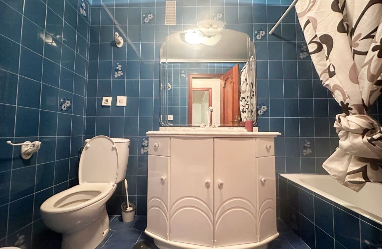 Apartamento de 4 habitaciones en Torrevieja en venta - 255.000 € (Ref: 9975672)