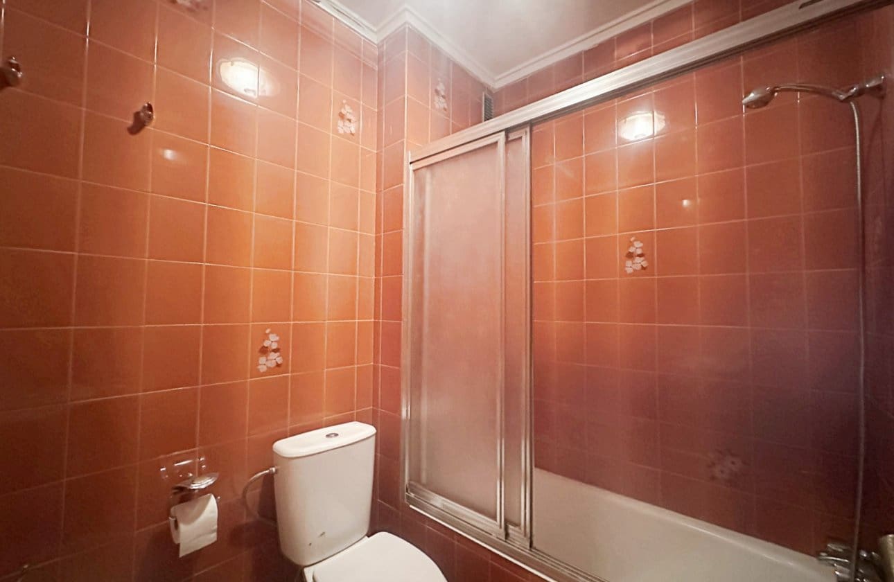 Apartamento de 4 habitaciones en Torrevieja en venta - 255.000 € (Ref: 9975672)