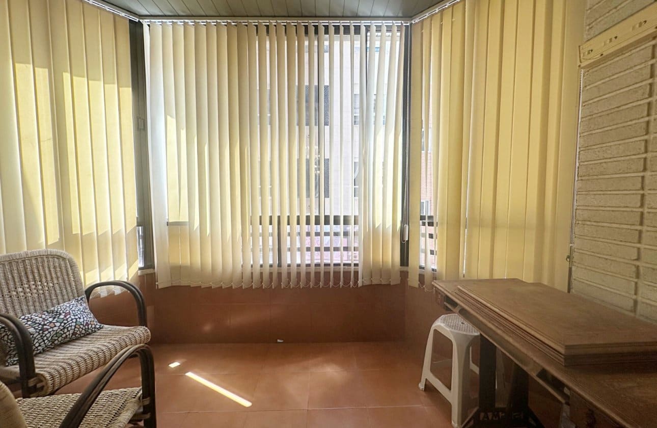 Apartamento de 4 habitaciones en Torrevieja en venta - 255.000 € (Ref: 9975672)