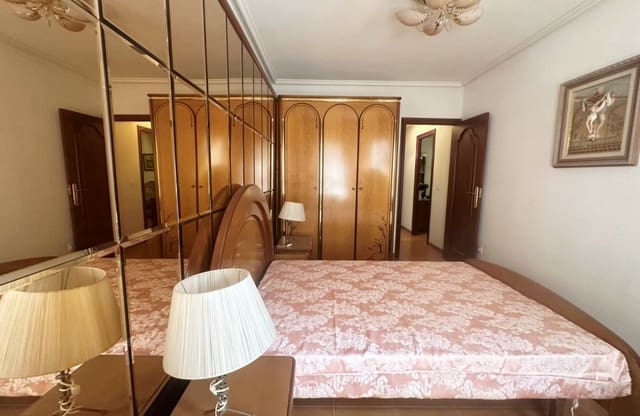 Apartamento de 4 habitaciones en Centro - Muelle Pesquero, Torrevieja en venta - 255.000 € (Ref: 9975672)