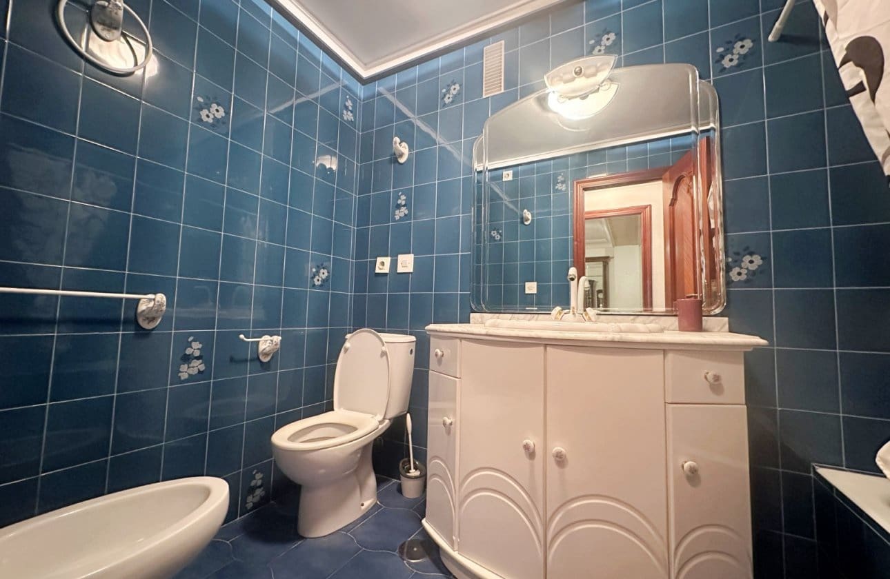 Apartamento de 4 habitaciones en Torrevieja en venta - 255.000 € (Ref: 9975672)