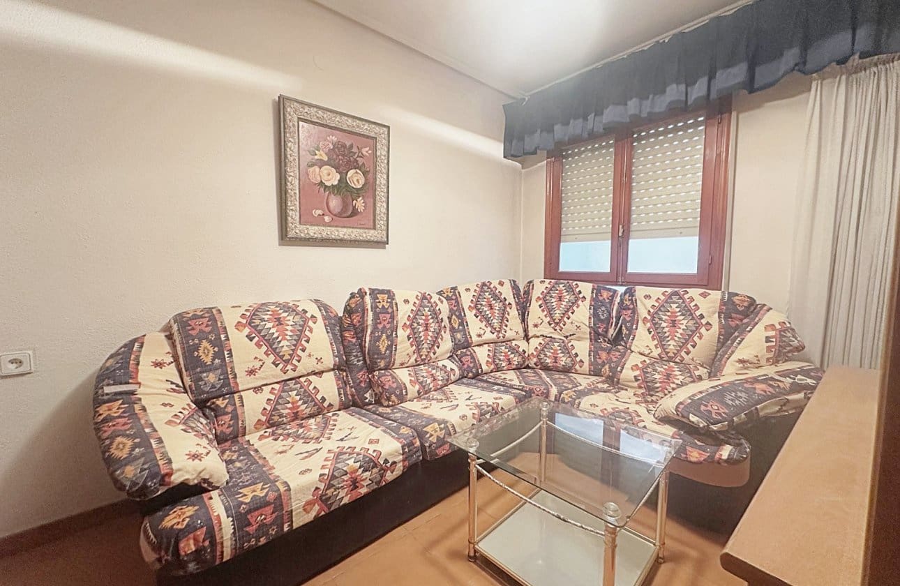 Apartamento de 4 habitaciones en Torrevieja en venta - 255.000 € (Ref: 9975672)