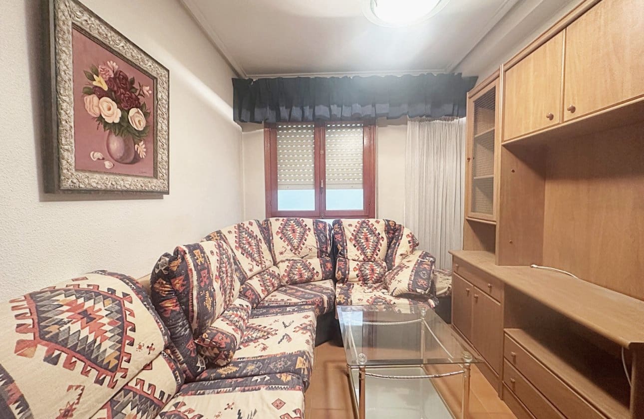 Apartamento de 4 habitaciones en Torrevieja en venta - 255.000 € (Ref: 9975672)