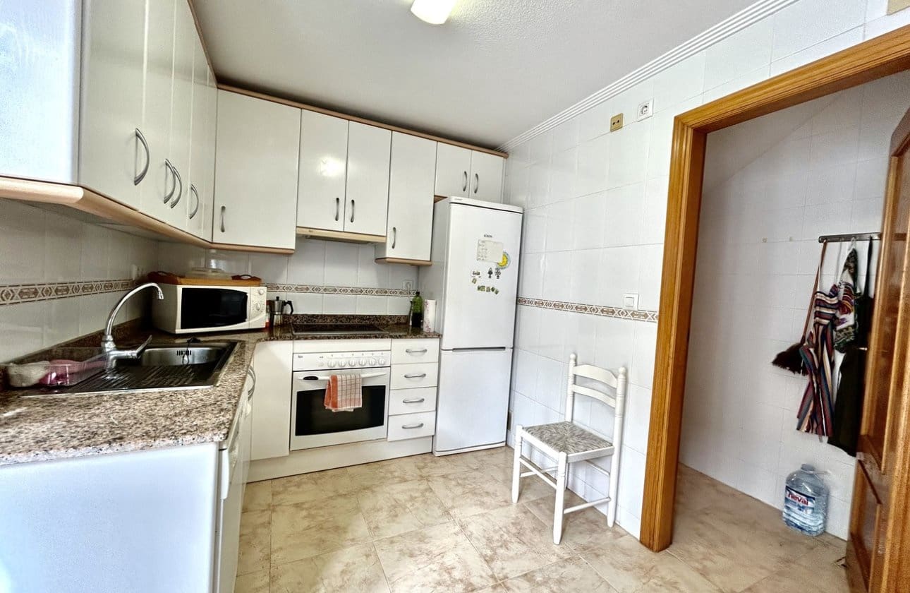 3 soverom Hus til salgs i Torre de la Horadada med garasje - € 399 000 (Ref: 9983241)