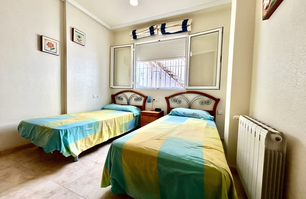 3 soverom Hus til salgs i Torre de la Horadada med garasje - € 399 000 (Ref: 9983241)