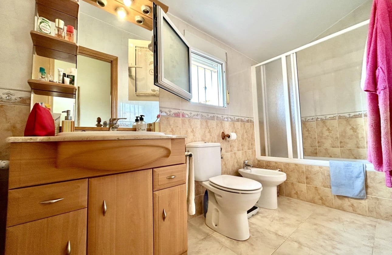 3 soverom Hus til salgs i Torre de la Horadada med garasje - € 399 000 (Ref: 9983241)