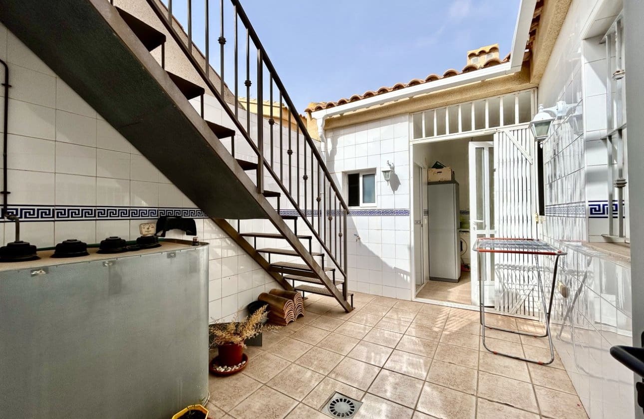 3 soverom Hus til salgs i Torre de la Horadada med garasje - € 399 000 (Ref: 9983241)