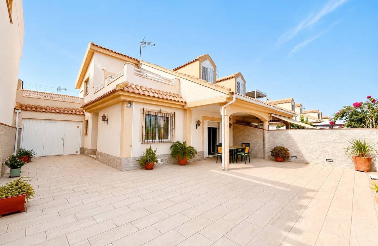 3 soverom Hus til salgs i Torre de la Horadada med garasje - € 399 000 (Ref: 9983241)