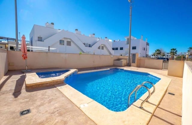 Ático de 2 habitaciones en Torre de la Horadada, Pilar de la Horadada en venta con piscina garaje - 259.000 € (Ref: 9983242)