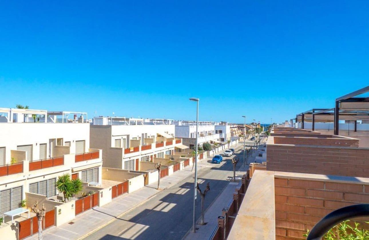 2 slaapkamer Penthouse te koop in Torre de la Horadada met zwembad - € 259.000 (Ref: 9983242)