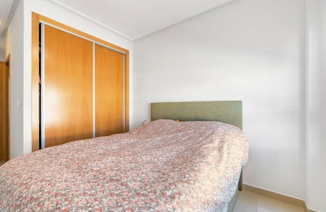 2 slaapkamer Penthouse te koop in Torre de la Horadada met zwembad - € 259.000 (Ref: 9983242)