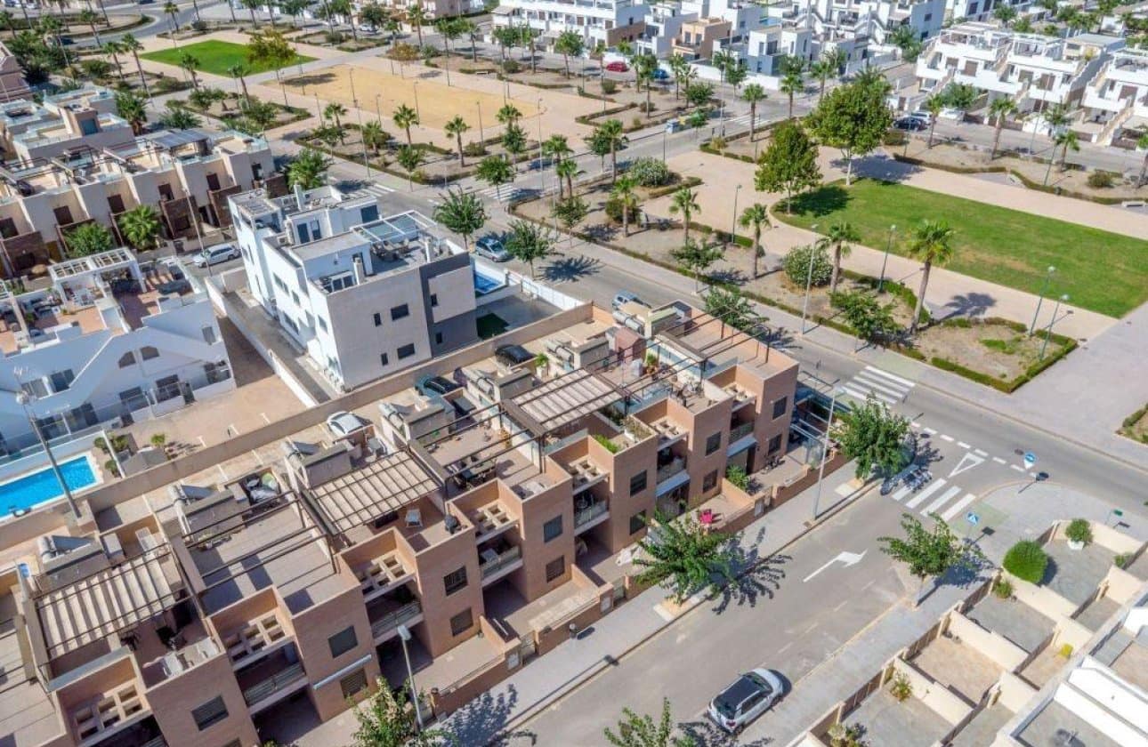 2 slaapkamer Penthouse te koop in Torre de la Horadada met zwembad - € 259.000 (Ref: 9983242)