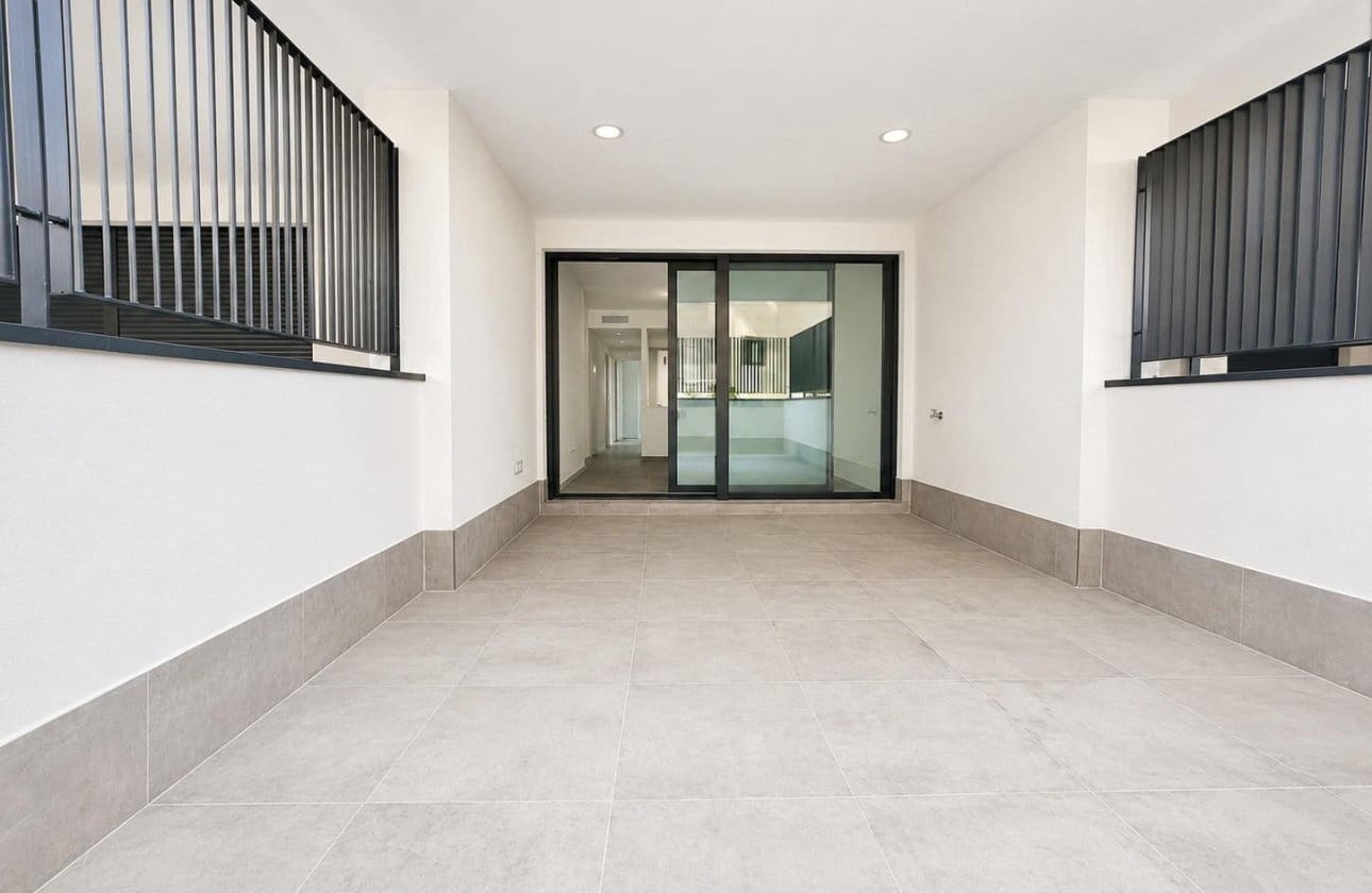 2 makuuhuone Huoneisto myytävänä paikassa Dehesa de Campoamor mukana uima-altaan 
autotalli - 299 000 € (Ref: 9983245)