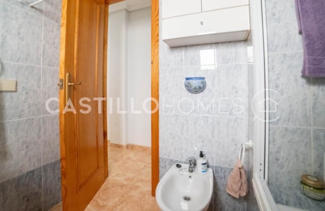 Apartamento de 2 habitaciones en Parque de las Naciones, Torrevieja en venta - 133.000 € (Ref: 9983246)