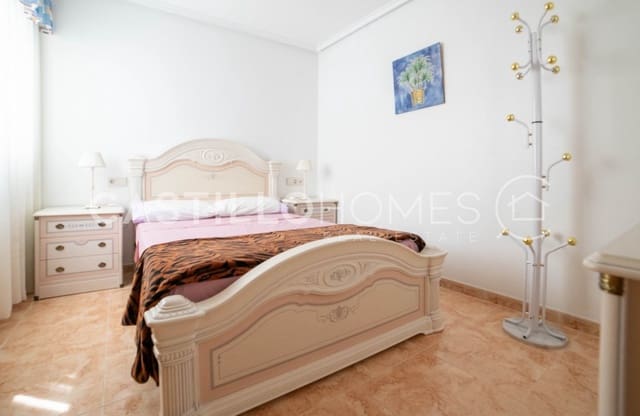 Apartamento de 2 habitaciones en Parque de las Naciones, Torrevieja en venta - 133.000 € (Ref: 9983246)