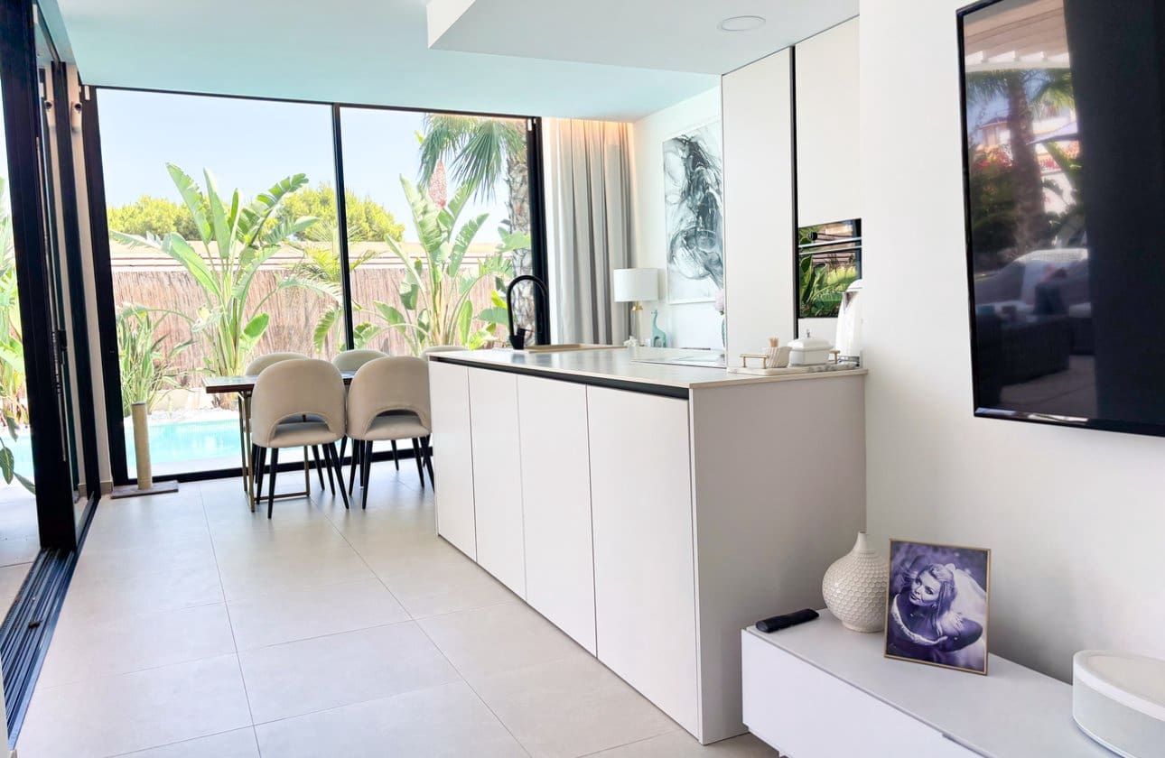 3 sovrum Villa till salu i Cabo Roig med pool - 749 000 € (Ref: 9990897)